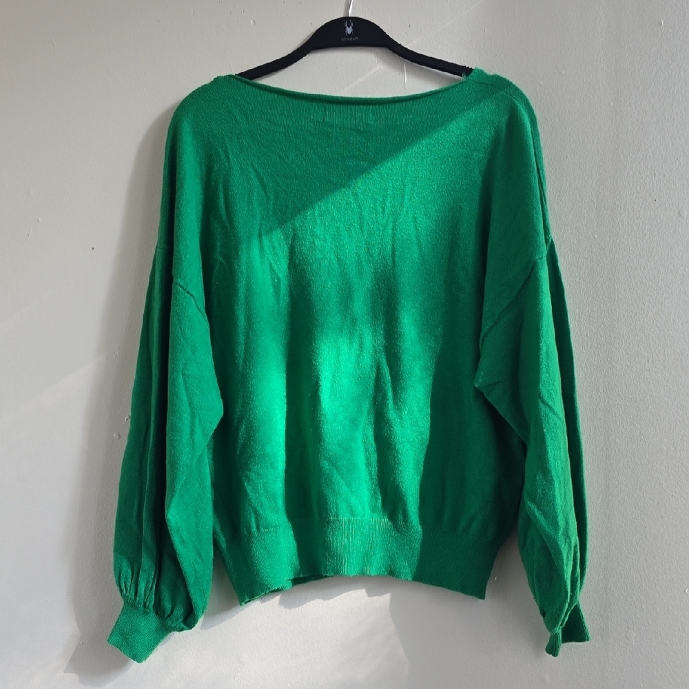 Line & Dot Emerald V-Neck Sweater - Picture 7 of 8